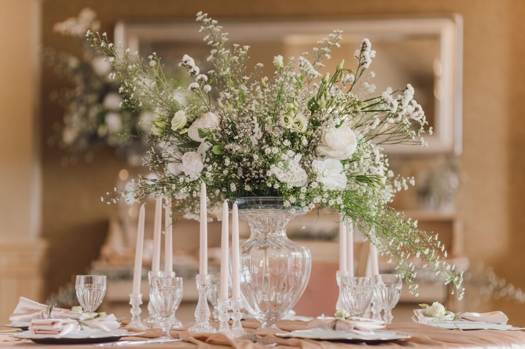 wedding photography, wedding details, flower background, wedding preparations, wedding, table set-up, flower arrangement, beautiful flowers, flowers, table, flower wallpaper, glassware, candles, dining table, nature, decoration, decorative, floral